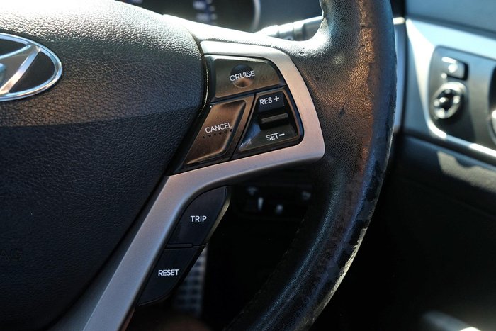 2013 Hyundai Veloster +