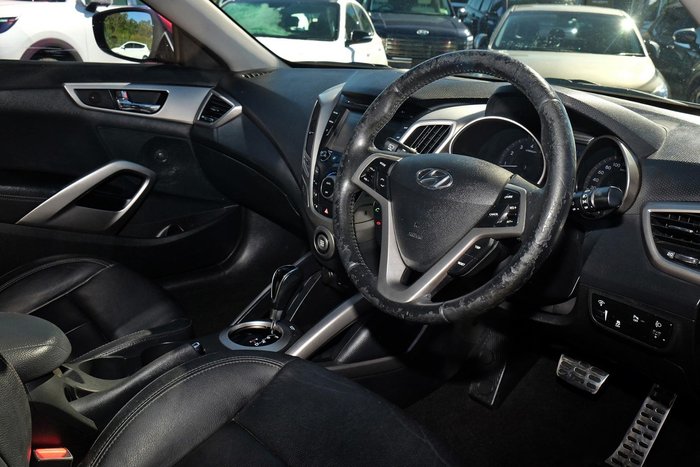 2013 Hyundai Veloster +