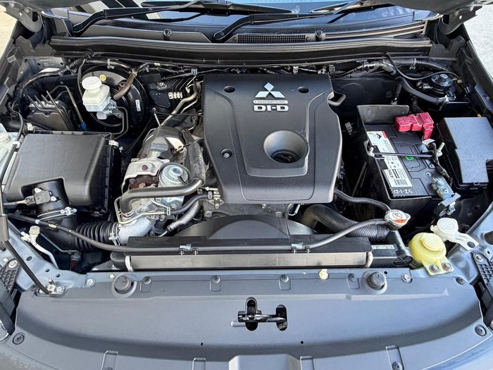 2016 Mitsubishi Pajero Sport GLS