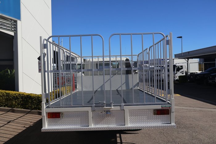 2020 HINO DUTRO 300