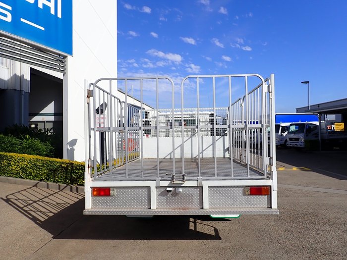 2020 HINO DUTRO 300