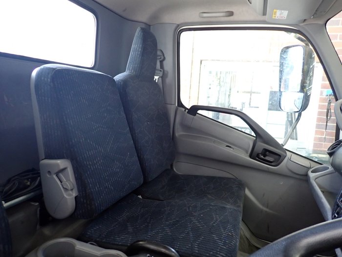 2020 HINO DUTRO 300