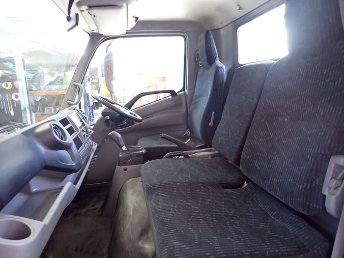2020 HINO DUTRO 300