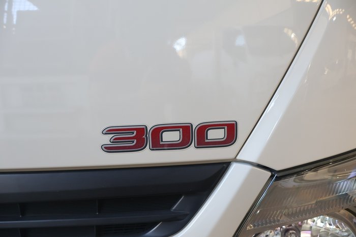 2020 HINO DUTRO 300