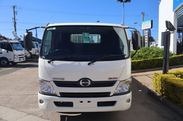 2020 HINO DUTRO 300