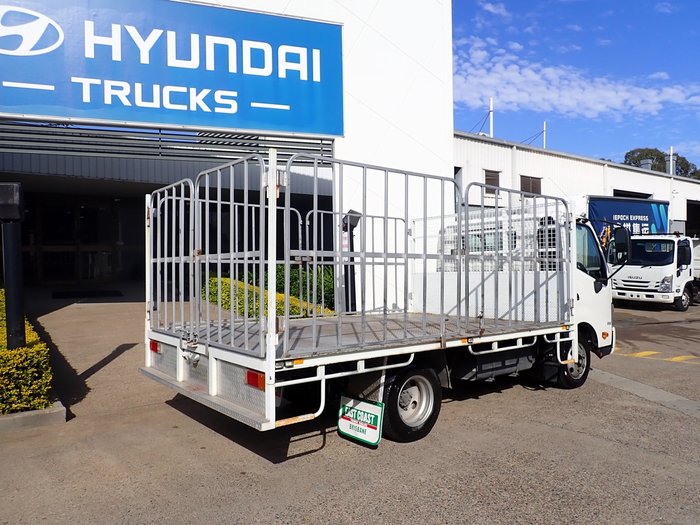 2020 HINO DUTRO 300