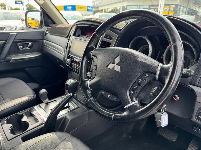2019 Mitsubishi Pajero GLS