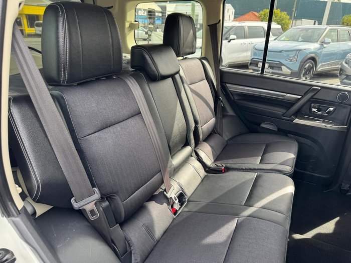 2019 Mitsubishi Pajero GLS