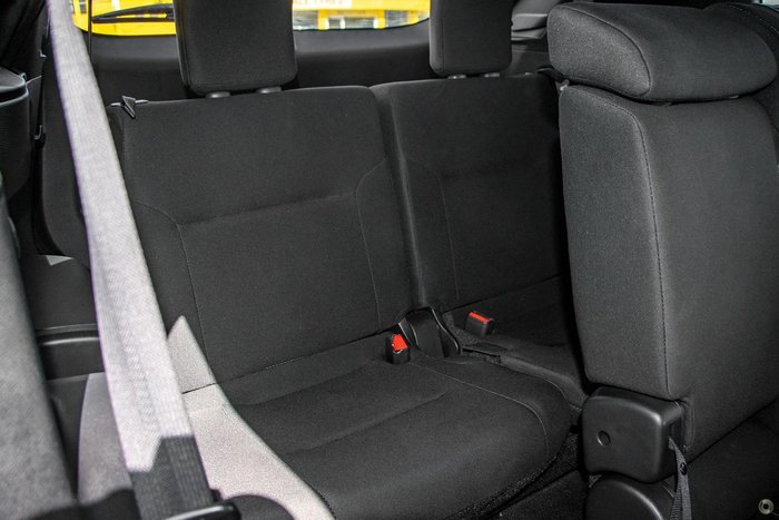 2025 Mitsubishi Outlander ES