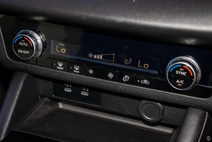 2025 Mitsubishi Outlander ES