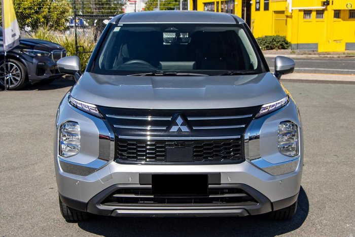 2025 Mitsubishi Outlander ES