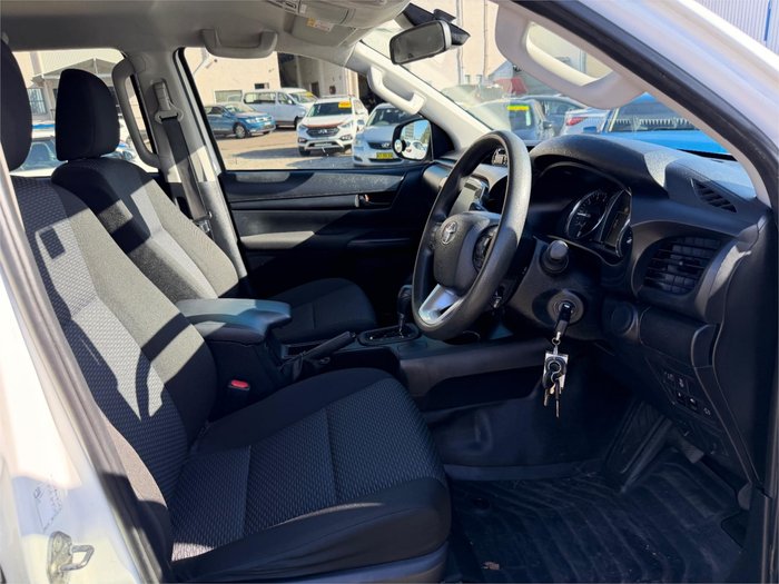 2022 TOYOTA HILUX WORKMATE (4x4) GUN125R WHITE