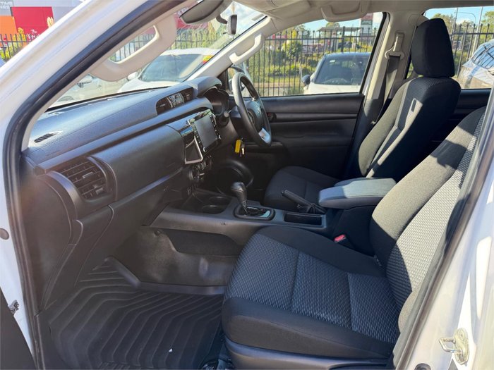 2022 TOYOTA HILUX WORKMATE (4x4) GUN125R WHITE