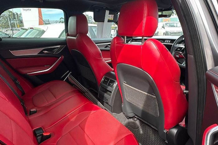 2023 Jaguar F-PACE P250 R-Dynamic SE