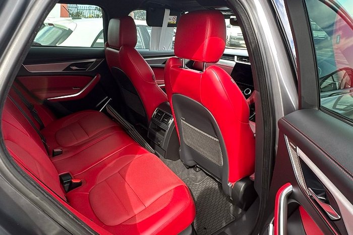 2023 Jaguar F-PACE P250 R-Dynamic SE