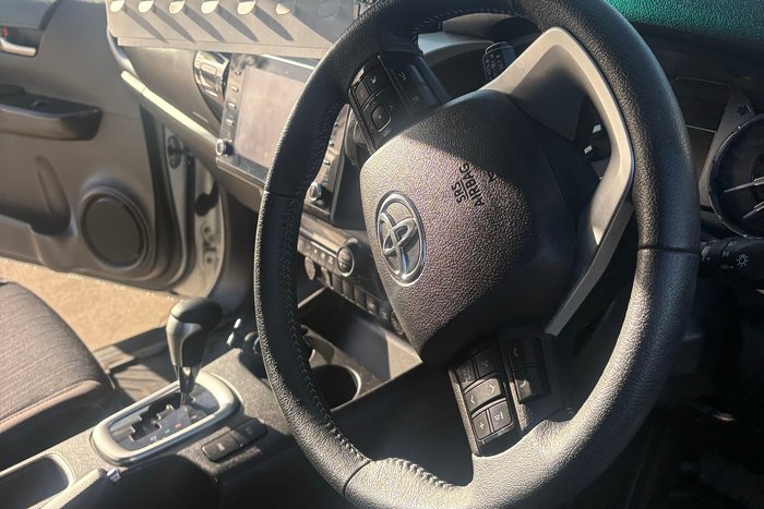 2021 Toyota Hilux SR5
