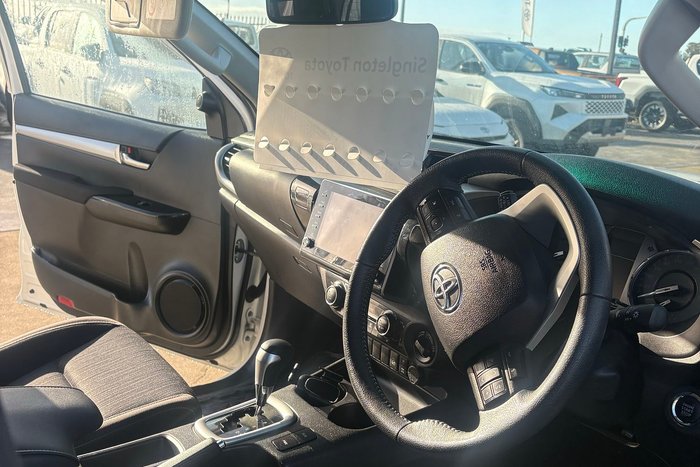 2021 Toyota Hilux SR5 GUN126R Glacier White