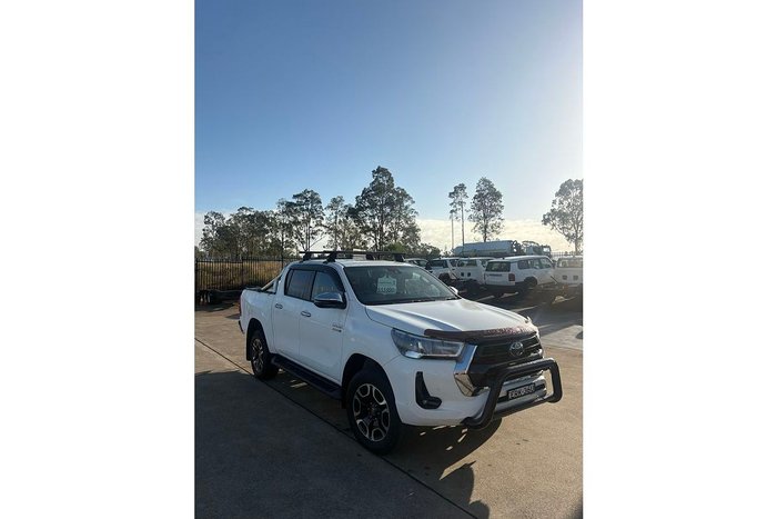 2021 Toyota Hilux SR5