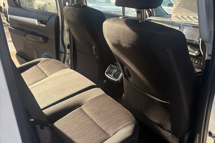 2021 Toyota Hilux SR5