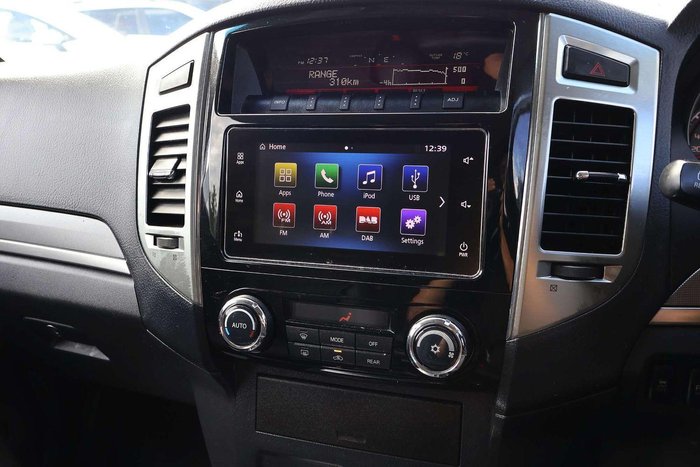 2017 Mitsubishi Pajero GLS