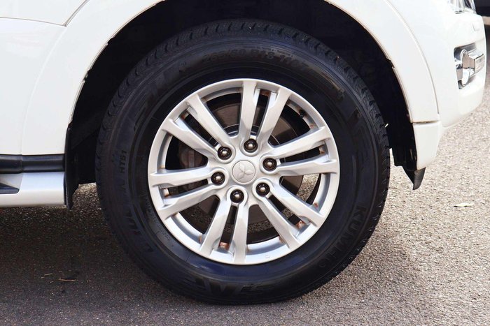 2017 Mitsubishi Pajero GLS