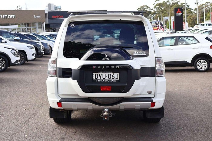 2017 Mitsubishi Pajero GLS