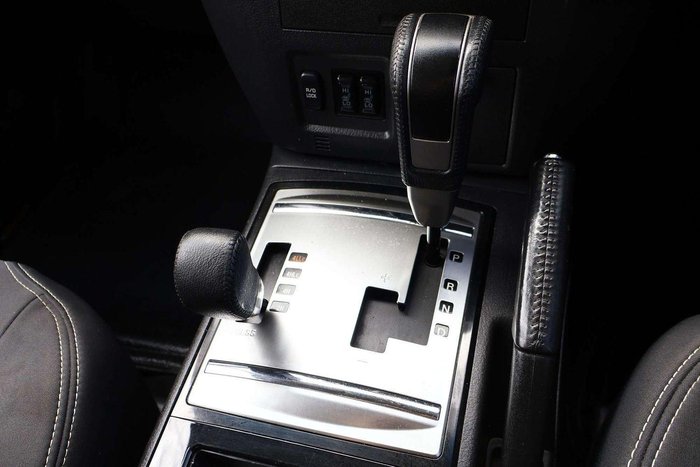 2017 Mitsubishi Pajero GLS