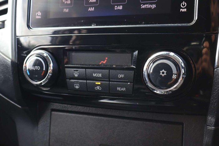 2017 Mitsubishi Pajero GLS