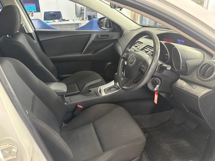 2011 Mazda 3 Neo