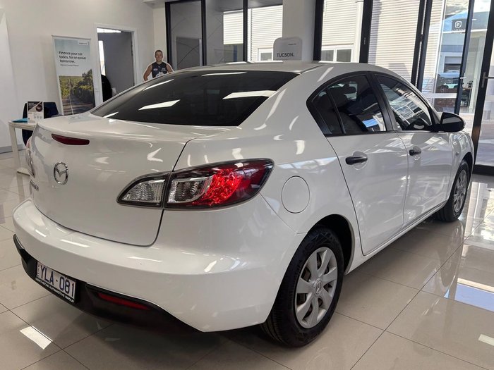 2011 Mazda 3 Neo