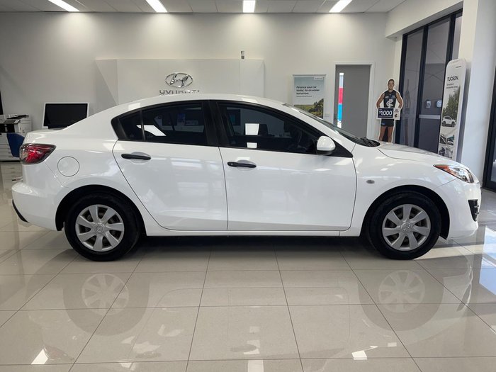 2011 Mazda 3 Neo