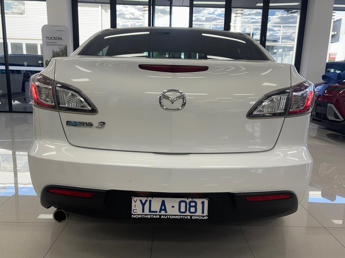 2011 Mazda 3 Neo