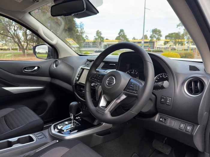 2025 Nissan Navara ST-X