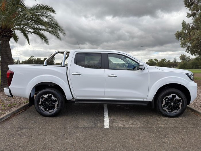 2025 Nissan Navara ST-X