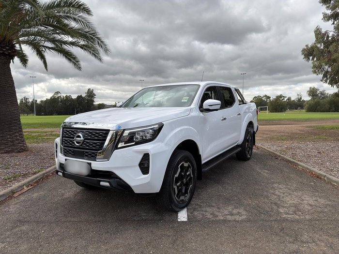2025 Nissan Navara ST-X