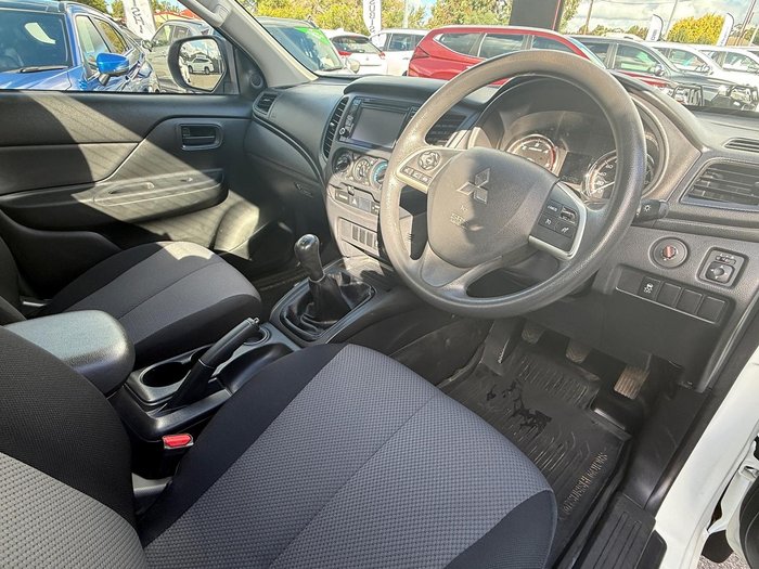 2022 Mitsubishi Triton GLX