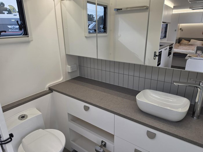 2026 Traveller Track 20' Ensuite