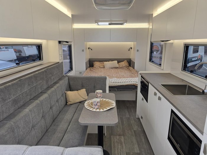 2026 Traveller Track 20' Ensuite