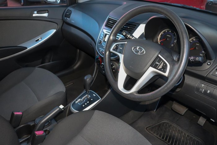 2012 Hyundai Accent Active