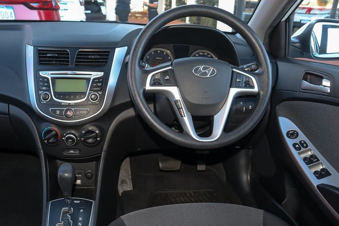2012 Hyundai Accent Active