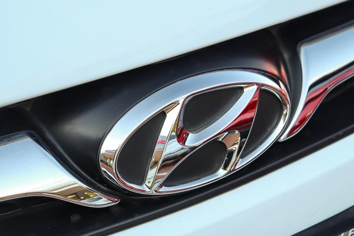 2012 Hyundai Accent Active