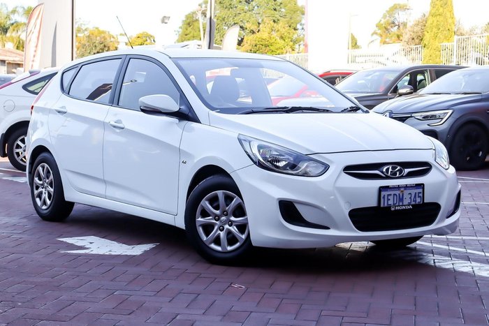 2012 Hyundai Accent Active