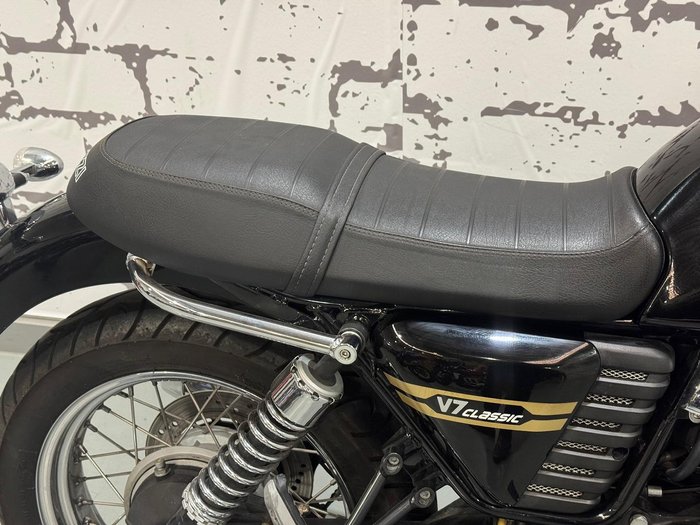 2010 Moto Guzzi V7 Classic V7 Black
