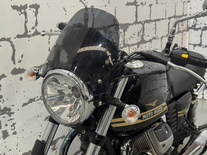 2010 Moto Guzzi V7 Classic V7 Black