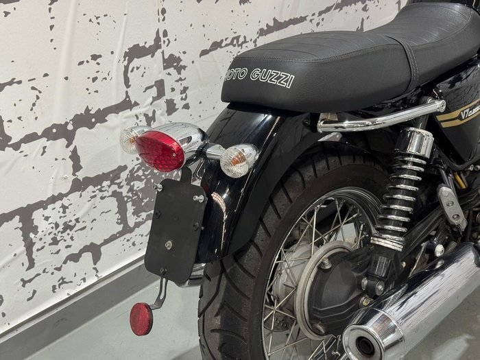 2010 Moto Guzzi V7 Classic V7 Black