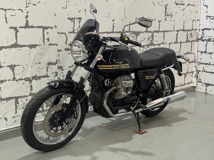 2010 Moto Guzzi V7 Classic V7 Black