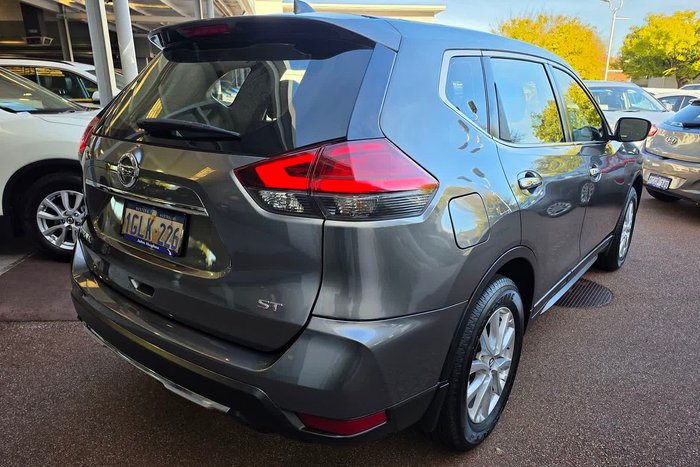 2017 Nissan X-TRAIL ST