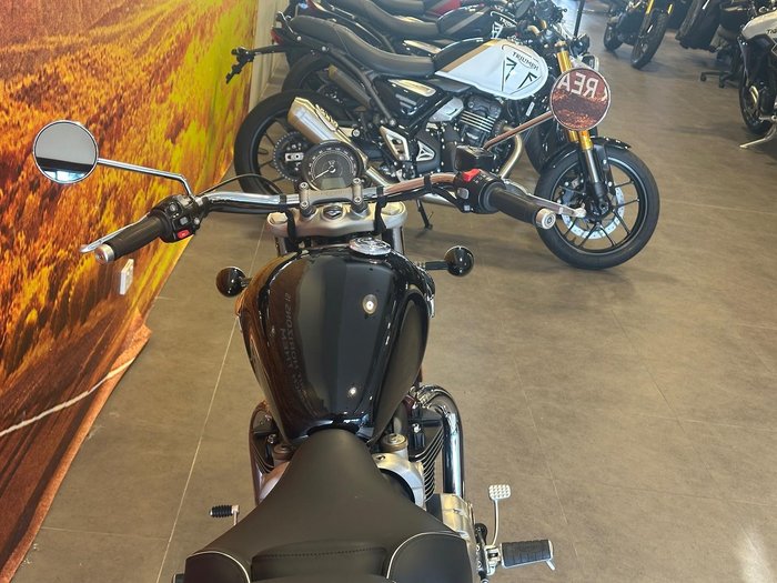 2025 Triumph Bonneville Speedmaster Speedmaster Black