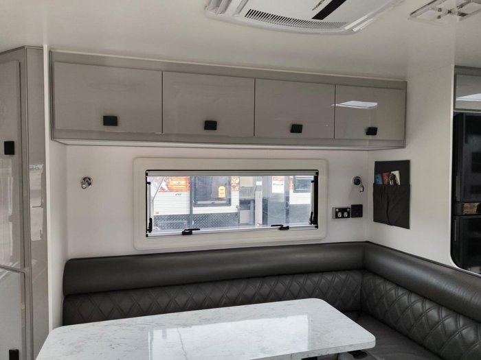 2025 JB Caravans Dirt Road Extreme 22' Triple Bunk