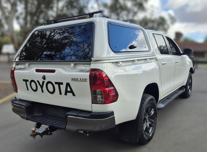 2023 Toyota Hilux SR